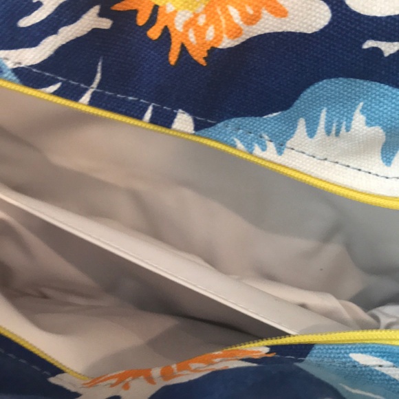 Lilly Pulitzer cosmetic bag - Picture 6 of 6